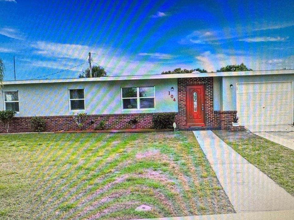 1st image of 104 SE Bonita Court