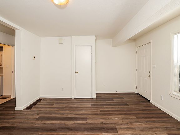 5th image of 5851 Vallejo St #B