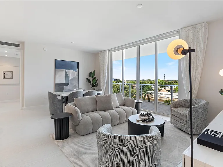 220 SE Mizner Blvd #604 — Photo 3