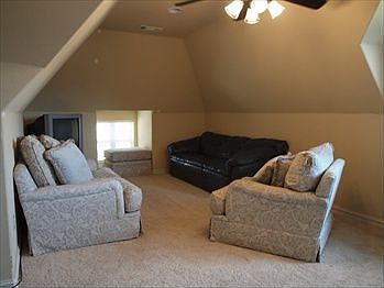Bonus room/ 5th bedroom