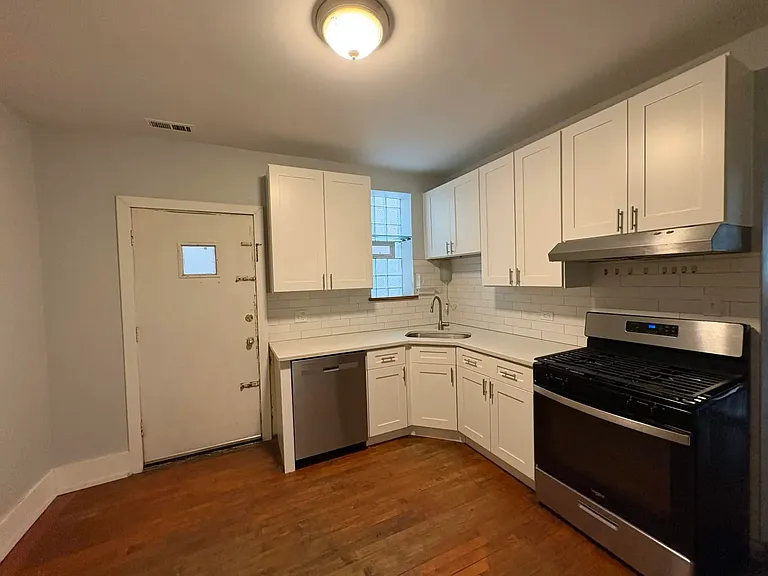 2142 W 18th St #1F — Photo 7