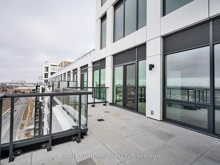 1100 Sheppard Ave W #LPH12 — Photo 18