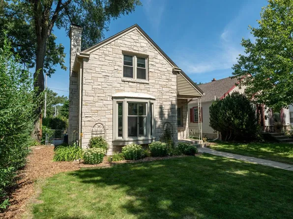 8356 Currie AVENUE, Wauwatosa, WI 53213