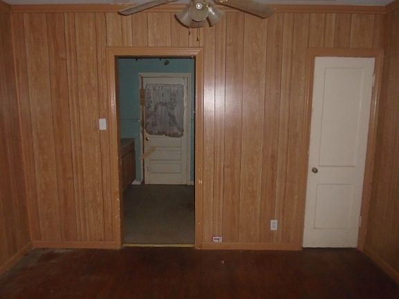 4th image of 3074 Manhattan Ave