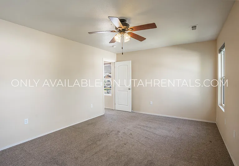 215 S 1050 W — Photo 17