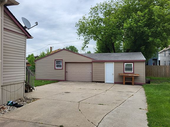 2nd image of 1563 Wilson Ave