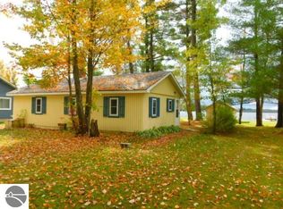 4762 N Shore Dr NE, Kalkaska, MI 49646