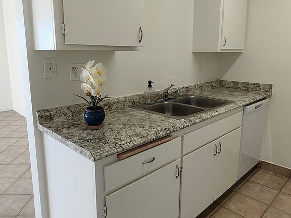 3rd image of 904 W Victoria Ave Unit 160