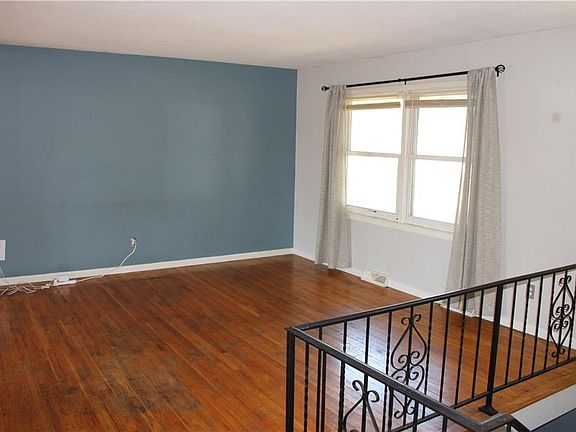 5th image of 16623 E 42nd Ter S