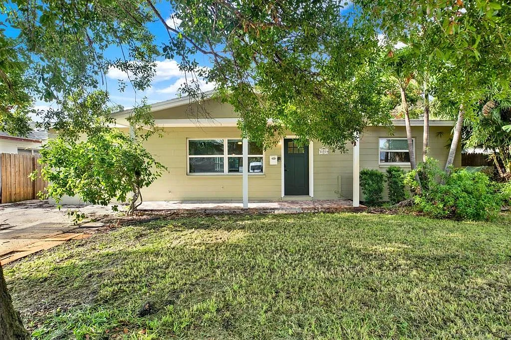 3 bed, 2.0 bath, 1506 sqft, $3,200 — Photo 1