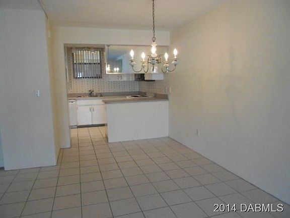 3rd image of 329 Wilder Blvd APT C302