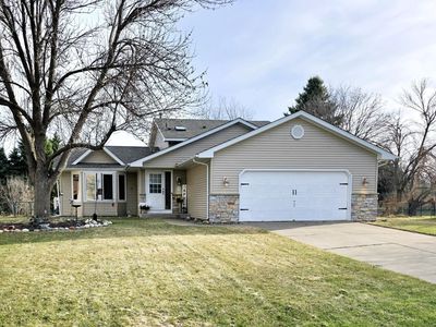 9243 Queens Gdn N, Brooklyn Park, MN, 55443