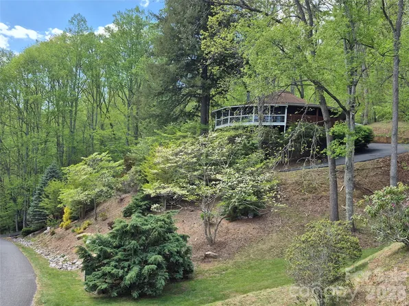 623 Country Club Dr, Canton, NC 28716