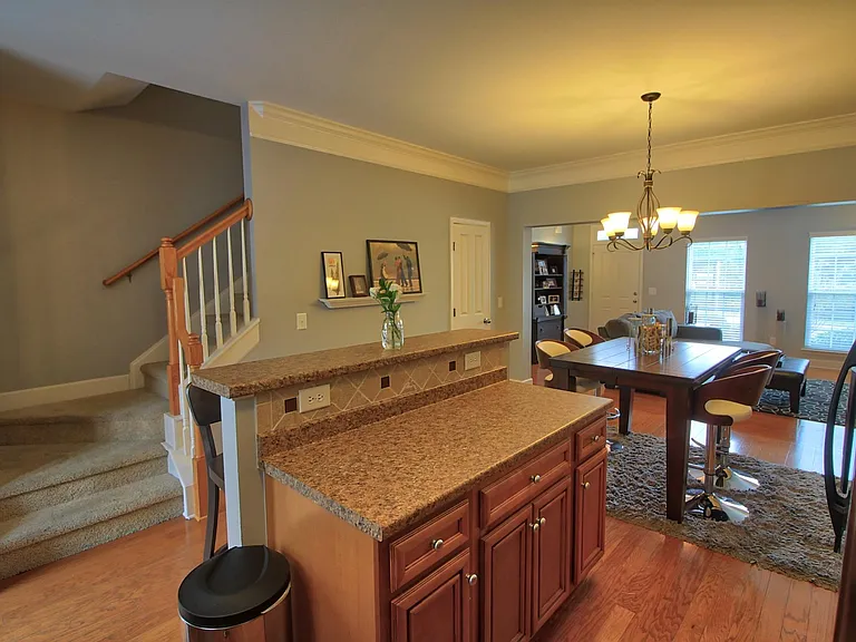 5464 Edmondson Pike — Photo 3
