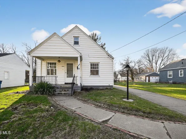 915 Mackow Dr, Toledo, OH 43607