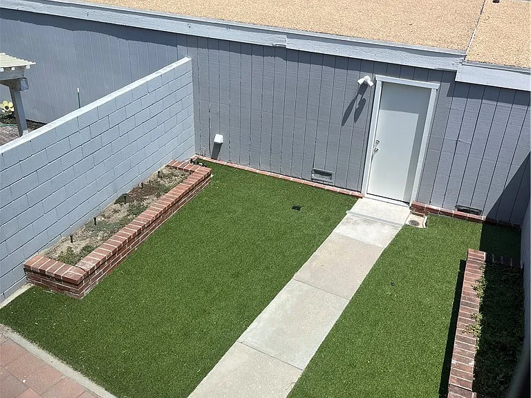 1063 Canyon Spring Ln — Photo 20