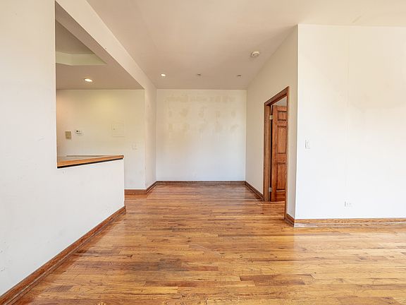 3rd image of 463 Lincoln Pl #3