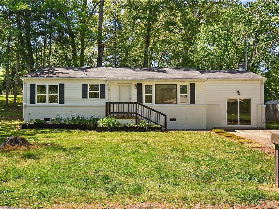 1st image of 309 Rickenbacker Dr