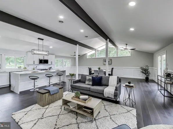 804 W Tantallon Dr, Fort Washington, MD 20744