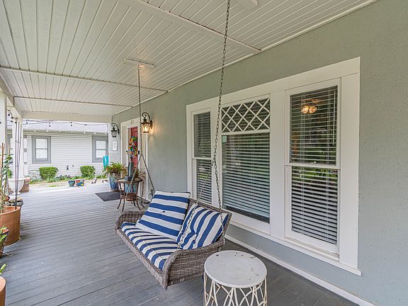 5th image of 311 W Mistletoe Ave