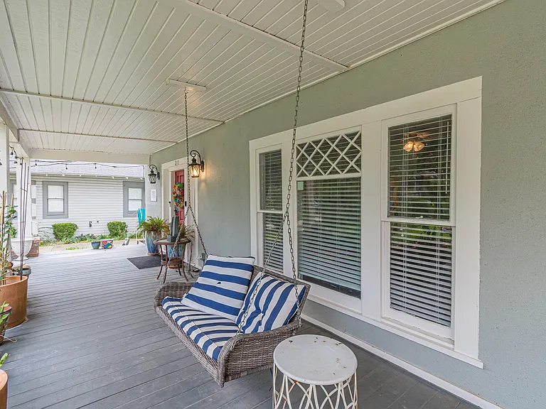 311 W Mistletoe Ave — Photo 5