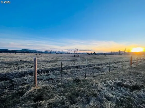 425 S 1st St, Glenwood, WA 98619