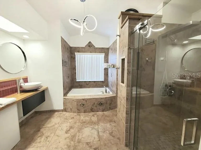 908 Alsace Dr — Photo 10