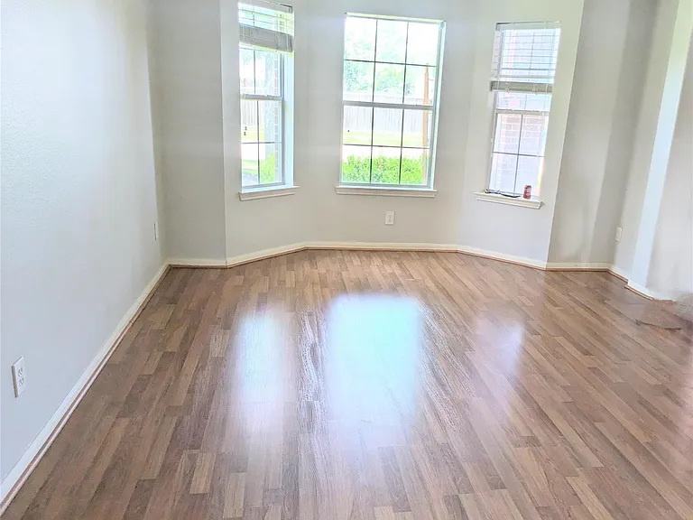 2716 Park Falls Dr — Photo 6
