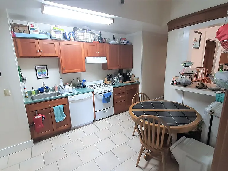 510 E Seneca Street — Photo 6