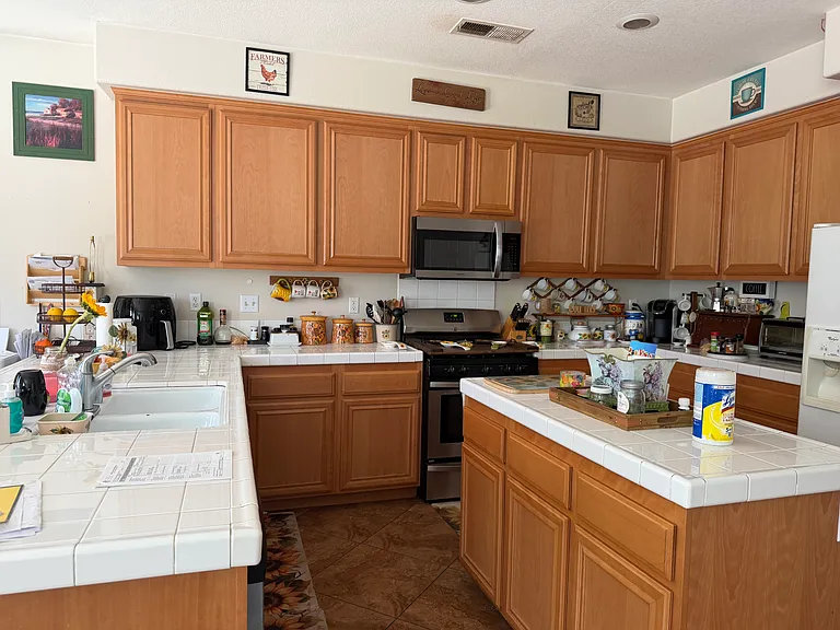 88 Ivory Ave — Photo 8