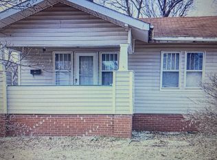 109 N 26th St, Mattoon, IL 61938