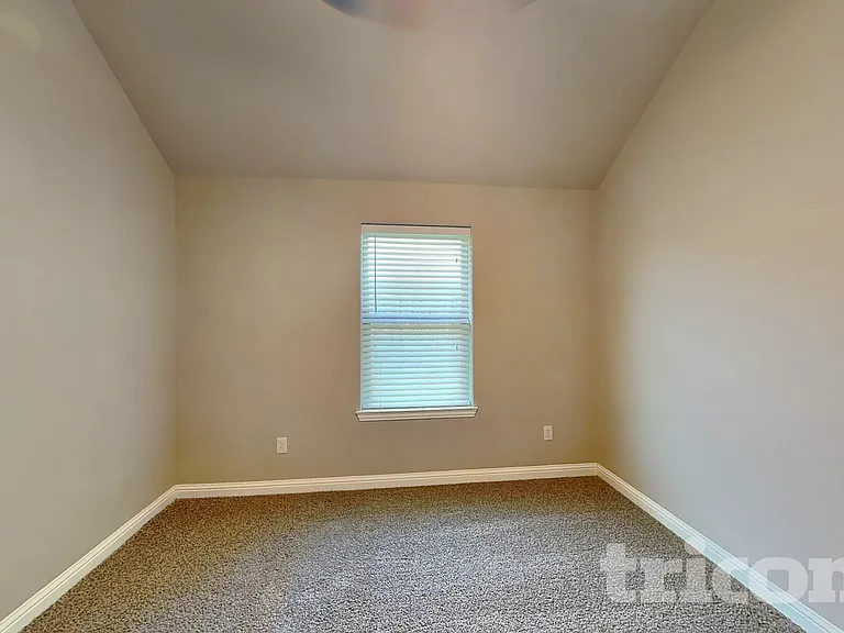 4406 Logan Cir — Photo 10