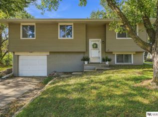 801 Prairie Ct, Hickman, NE 68372