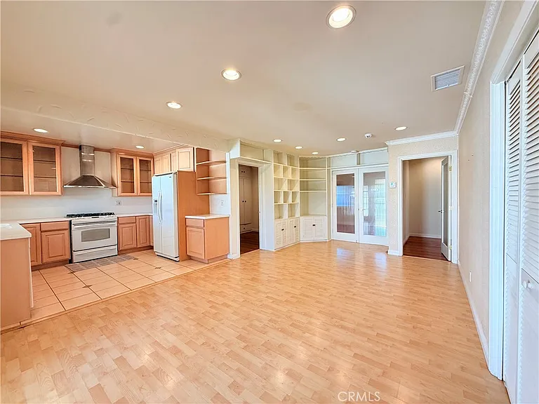 1036 S Hidalgo Ave — Photo 10