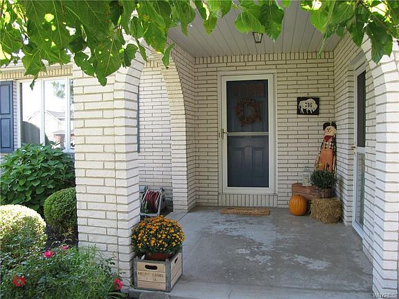 3rd image of 41 Red Oak Dr