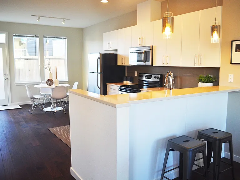Axis PDX Apartments — Photo 11