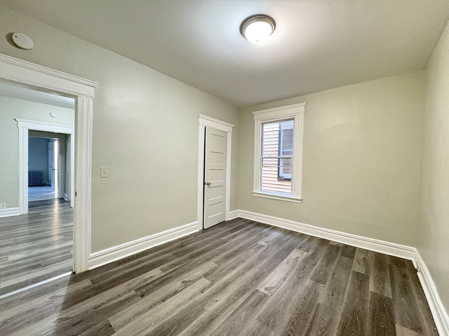 3 bed, 1000 sqft, $2,399 — Photo 4