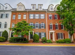 1613 Leeds Castle Dr, Vienna, VA 22182