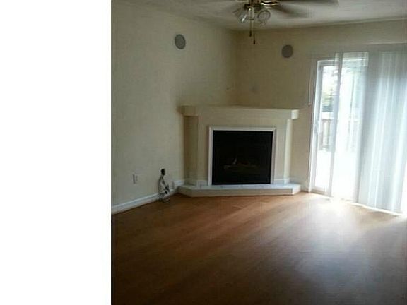 3rd image of 9621 14th Bay St