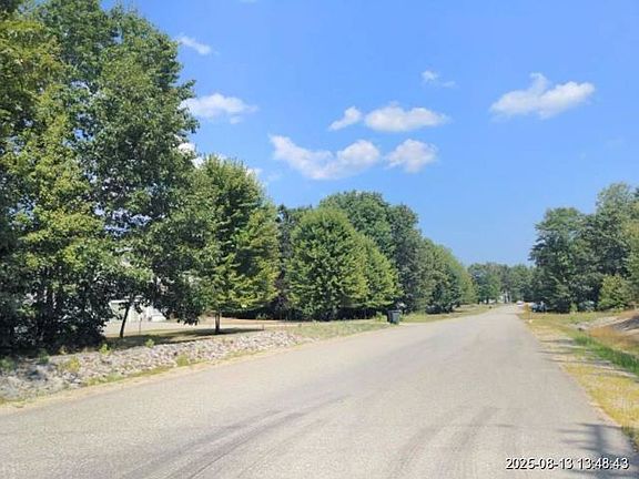 Exterior Neighborhood (street photo)