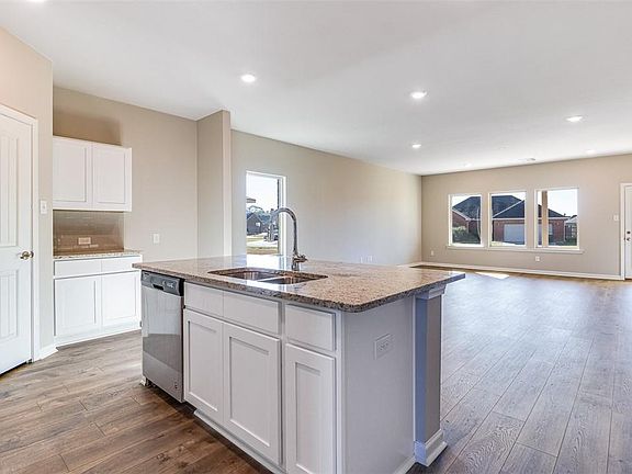 5th image of 2239 S Savannah Lakes Dr