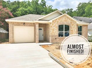 411 N Dwight Ave, Dallas, TX 75211