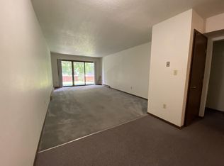 1915 Main St APT H, Cedar Falls, IA 50613