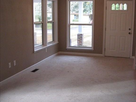 4th image of 1203 Carraway St