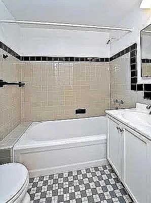 5th image of 200 W 20th St APT 907