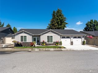 223 Pershing Cir, Wenatchee, WA 98801