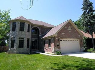 305 Hibbard Rd, Wilmette, IL 60091