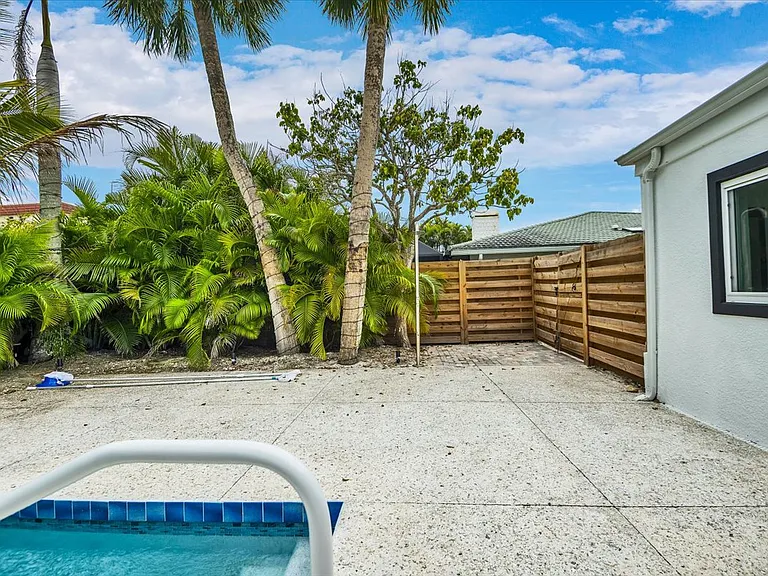 5624 Cape Leyte Dr — Photo 36