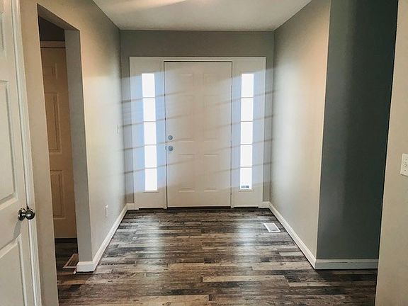 4th image of 635 Sherwood Pl