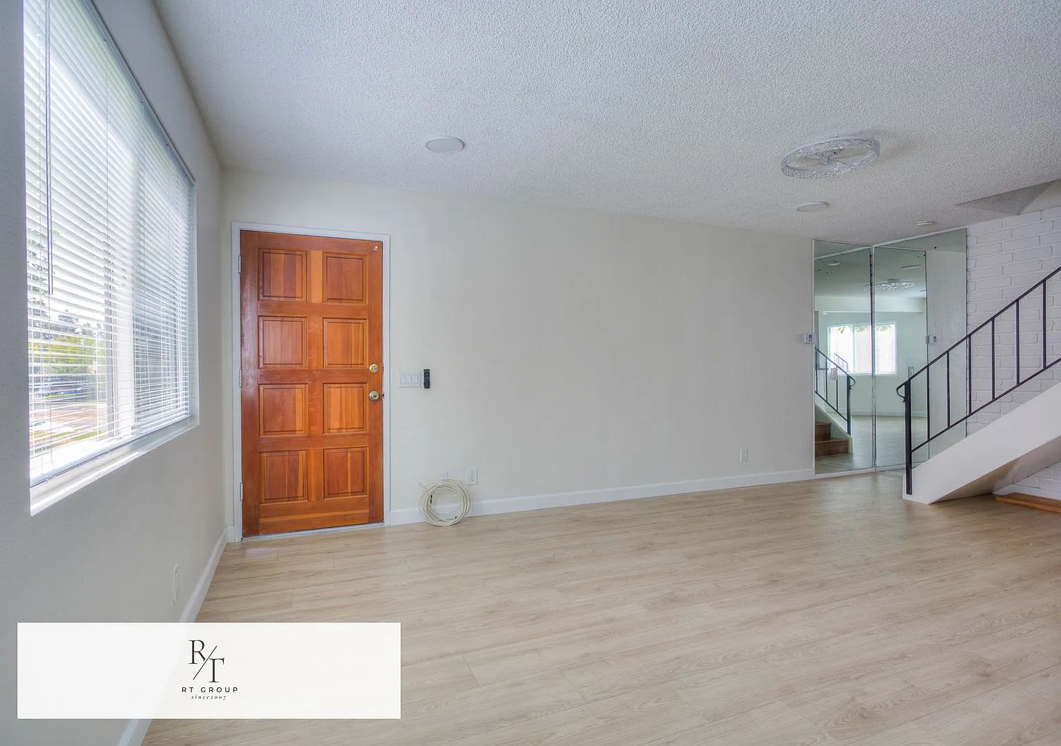 Newly Remodeled 2 Bed / 1 Bath Apartment For Rent! — Photo 2